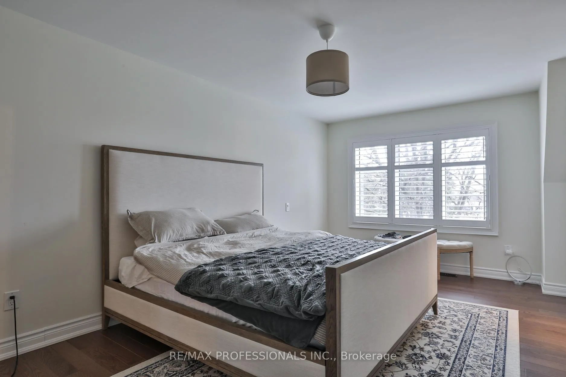 Photo 11 of 18 Dryden Way, Etobicoke, Willowridge-Martingrove-Richview — HOMEH