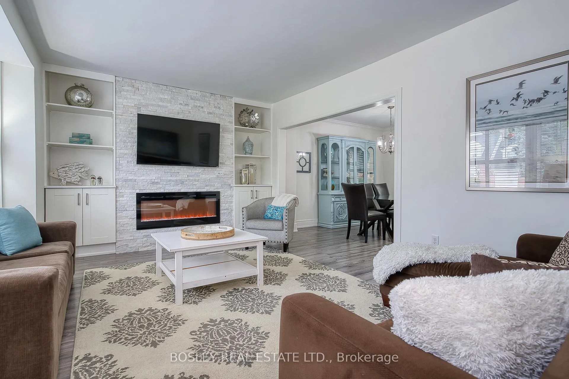 Photo 6 of 23 Farnsworth Drive, North York, Humberlea-Pelmo Park — HOMEH