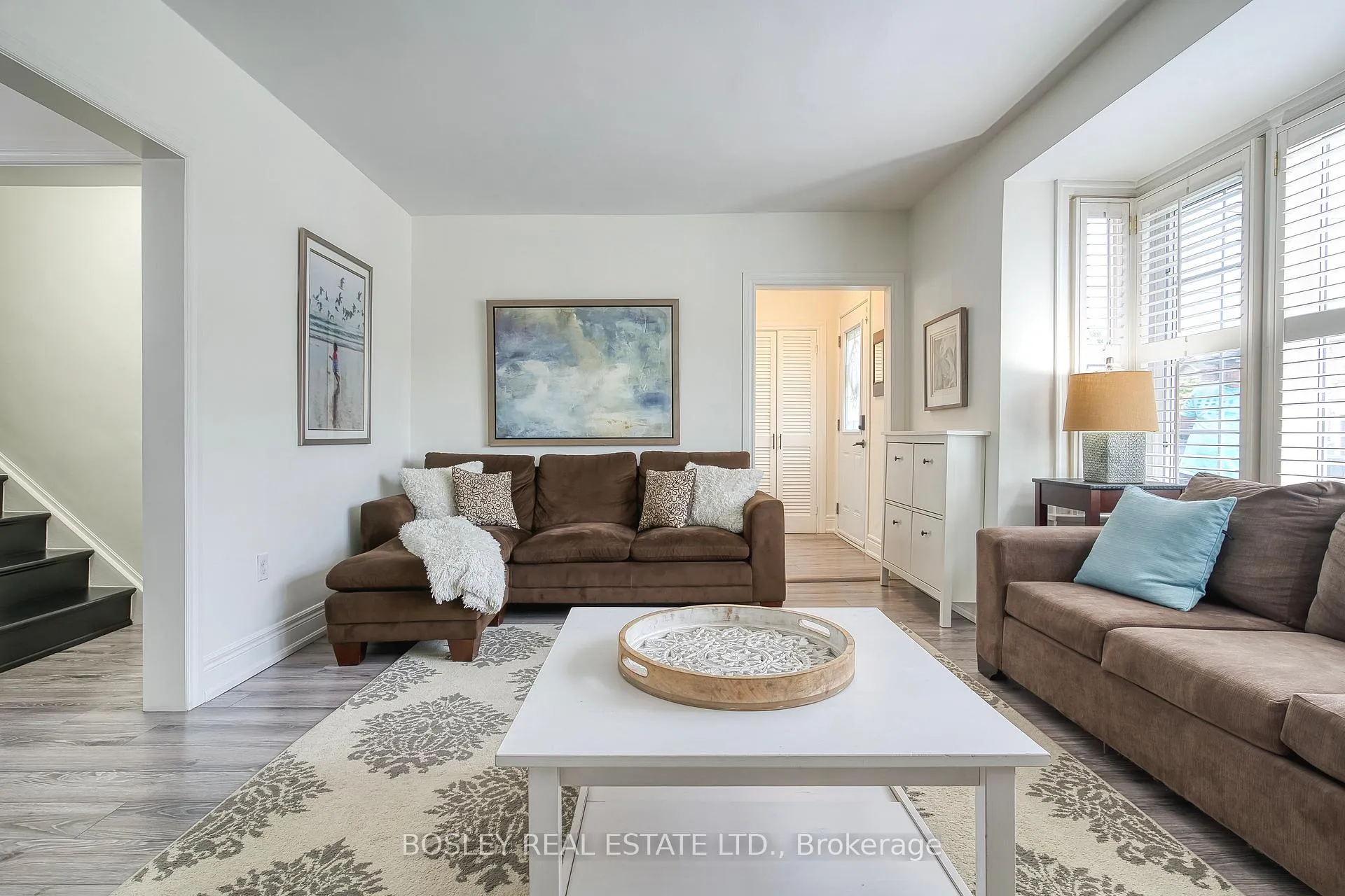 Photo 10 of 23 Farnsworth Drive, North York, Humberlea-Pelmo Park — HOMEH