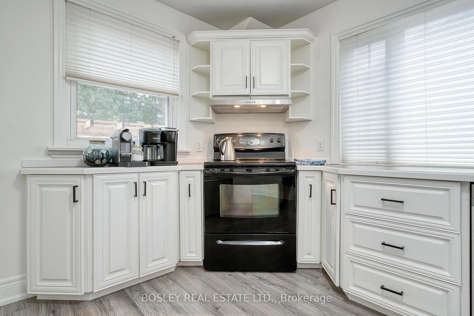 Photo 18 of 23 Farnsworth Drive, North York, Humberlea-Pelmo Park — HOMEH