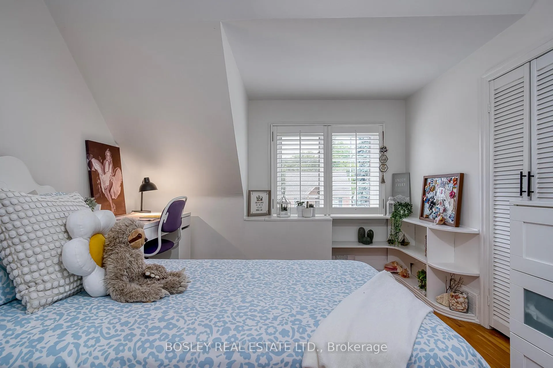 Photo 27 of 23 Farnsworth Drive, North York, Humberlea-Pelmo Park — HOMEH
