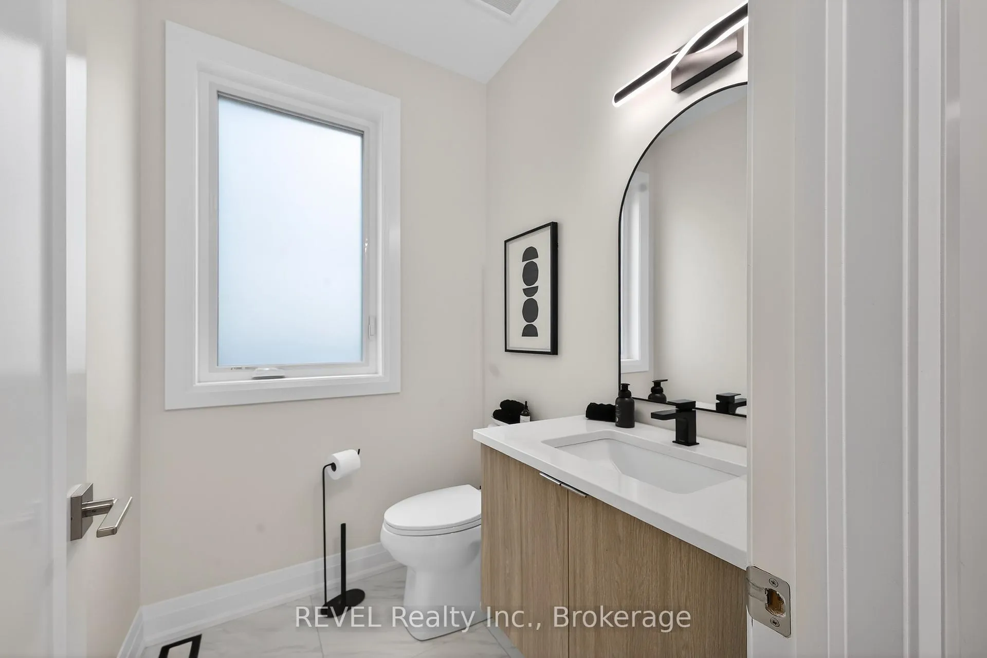 Photo 9 of 17 Arsenault Crescent, Pelham, Fonthill — HOMEH
