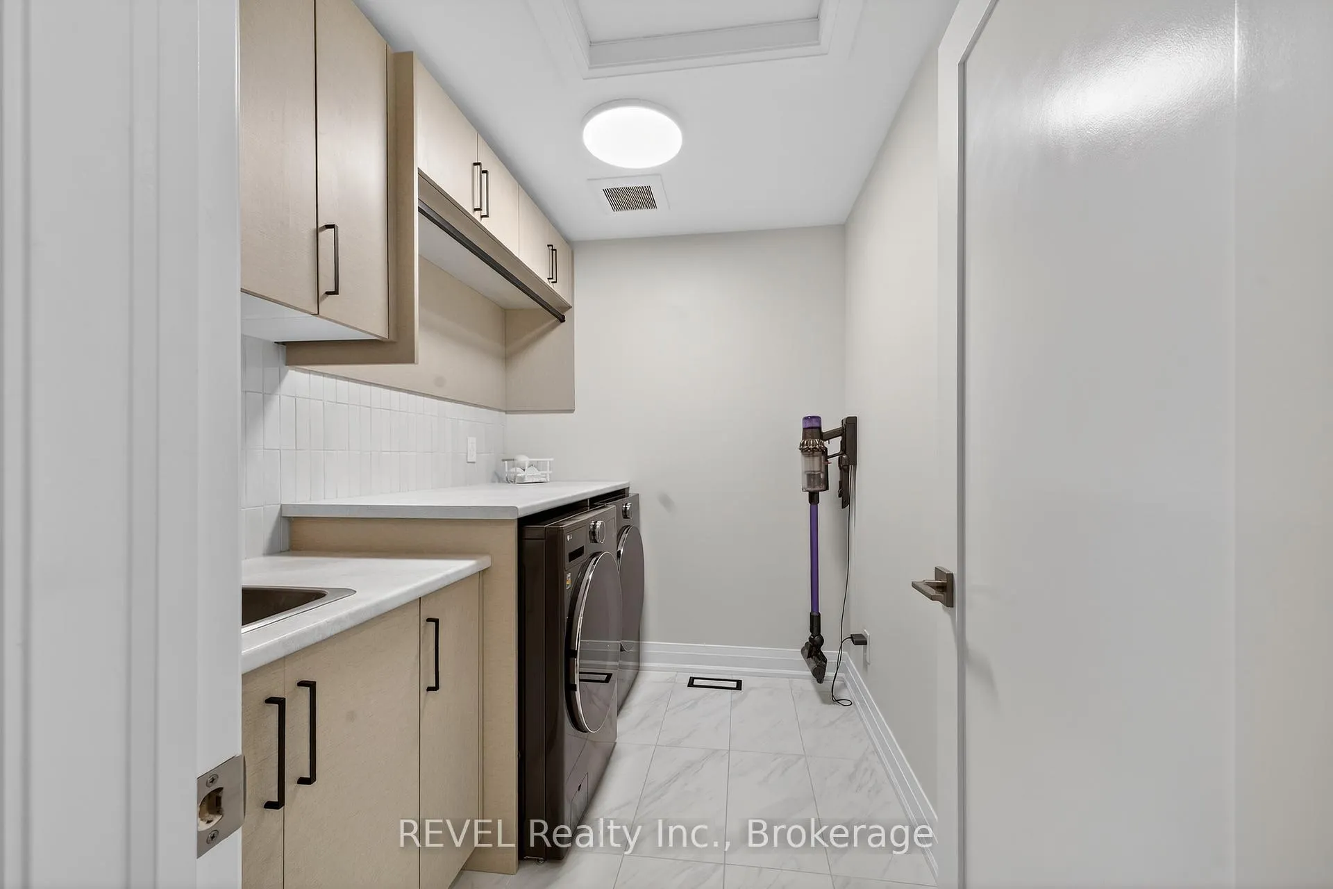 Photo 26 of 17 Arsenault Crescent, Pelham, Fonthill — HOMEH