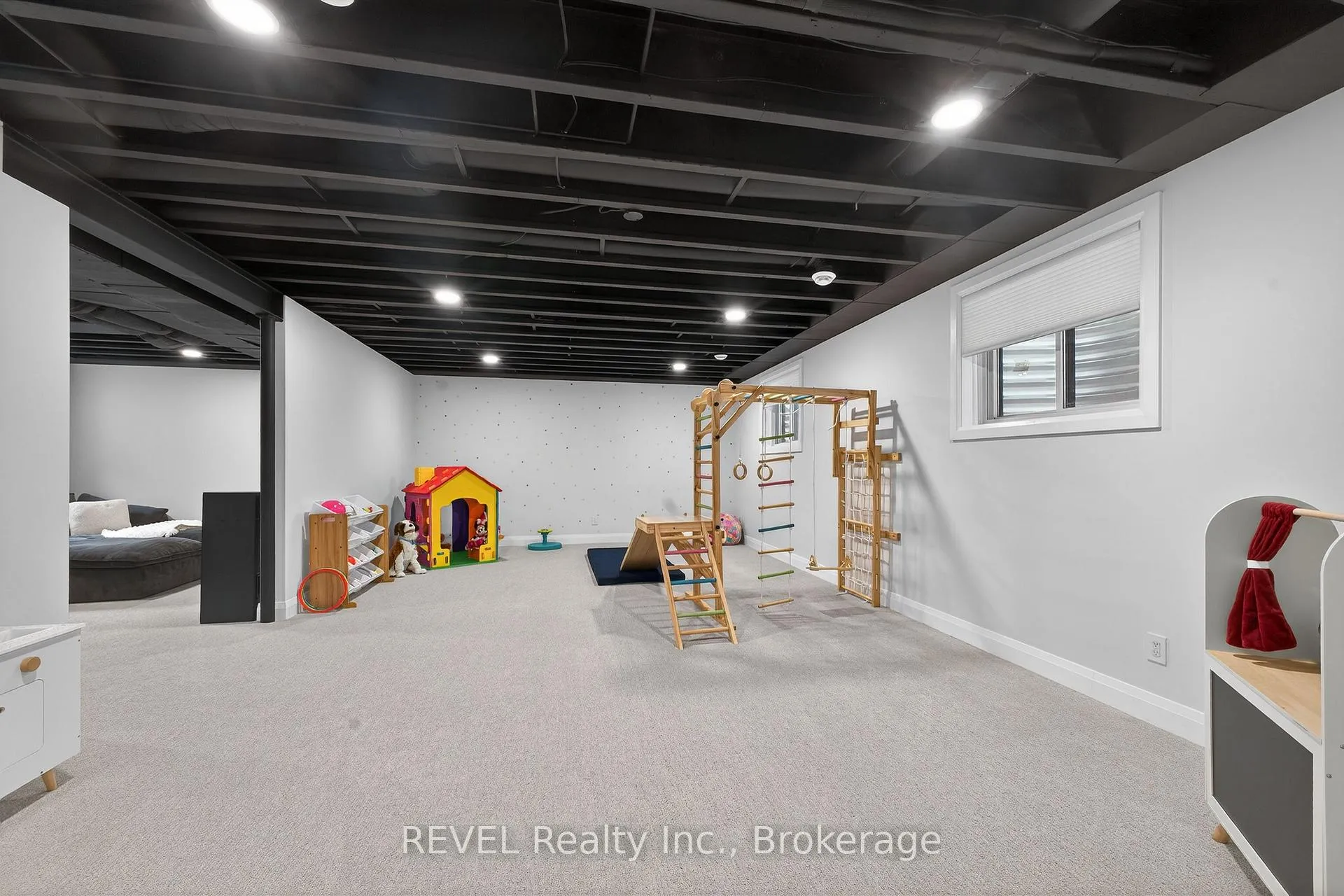 Photo 33 of 17 Arsenault Crescent, Pelham, Fonthill — HOMEH