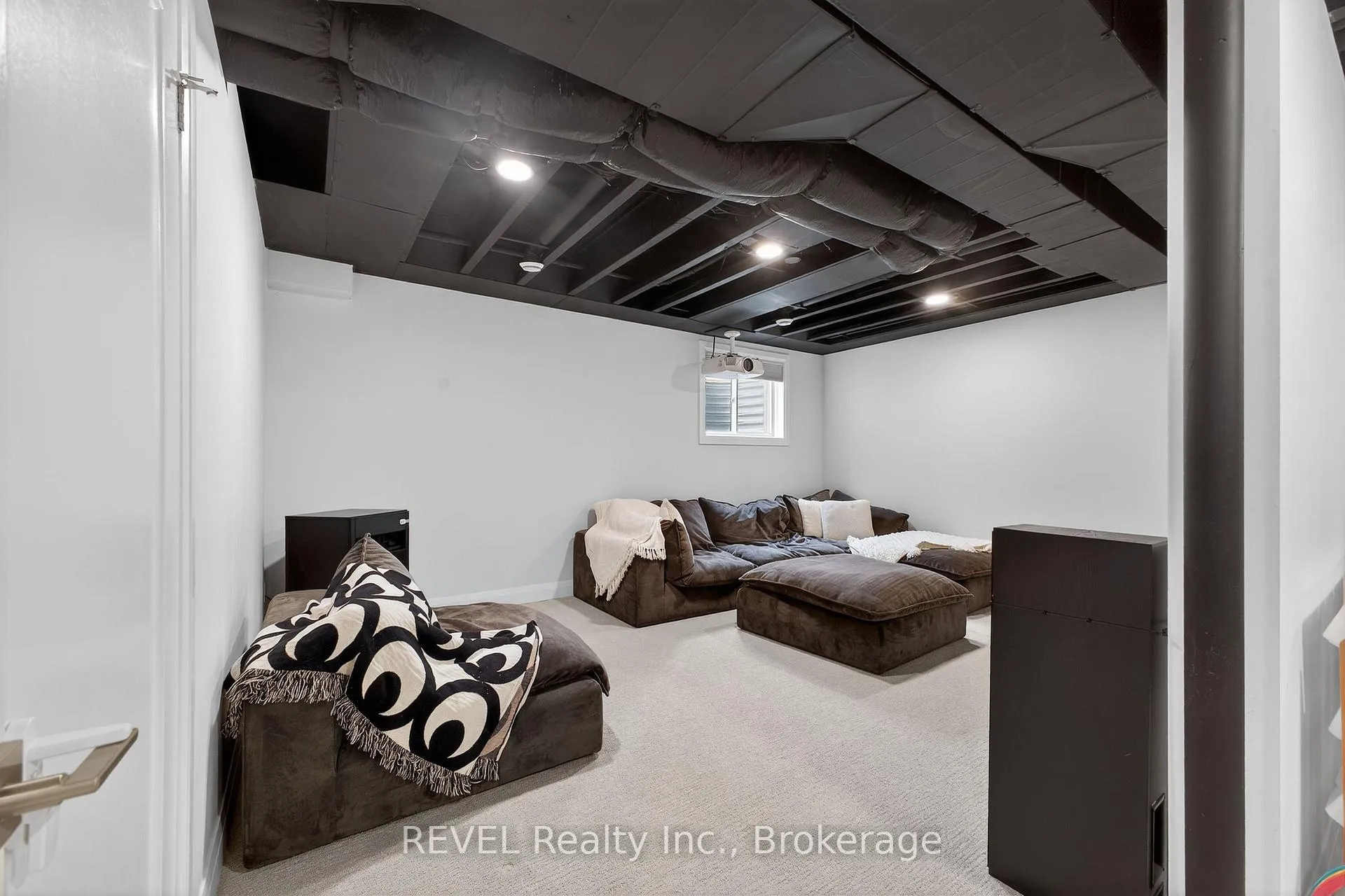 Photo 35 of 17 Arsenault Crescent, Pelham, Fonthill — HOMEH