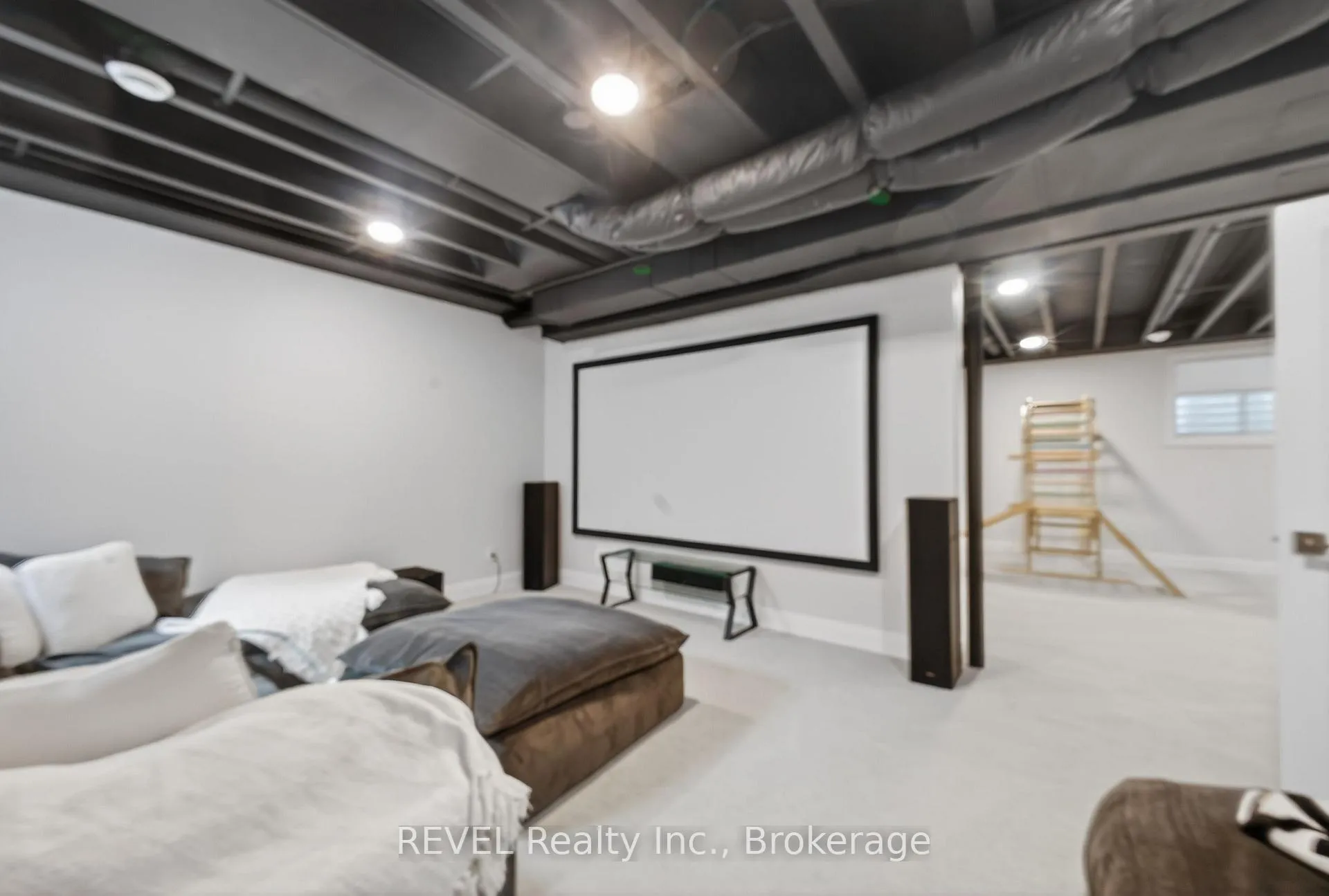 Photo 36 of 17 Arsenault Crescent, Pelham, Fonthill — HOMEH