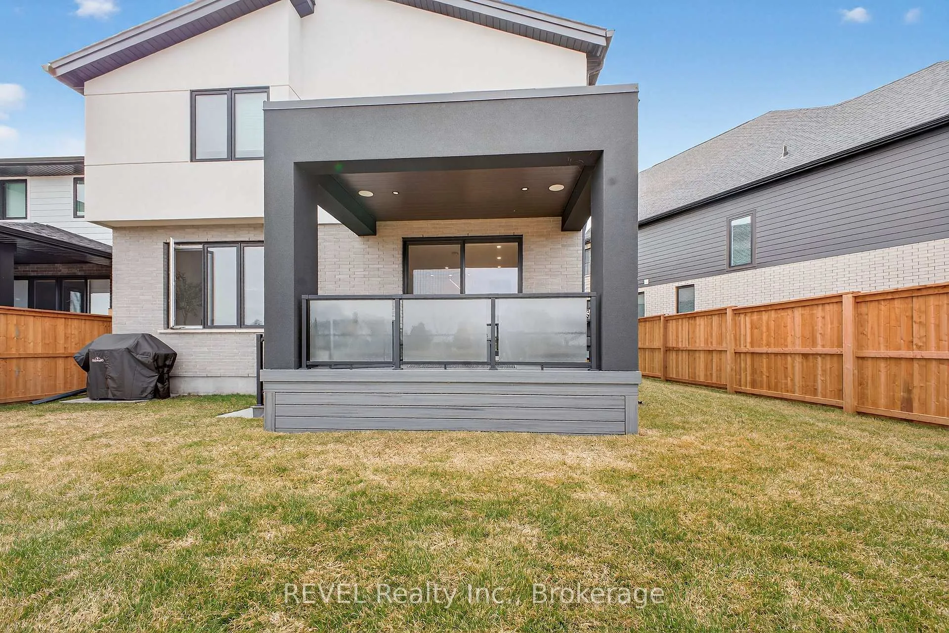 Photo 40 of 17 Arsenault Crescent, Pelham, Fonthill — HOMEH