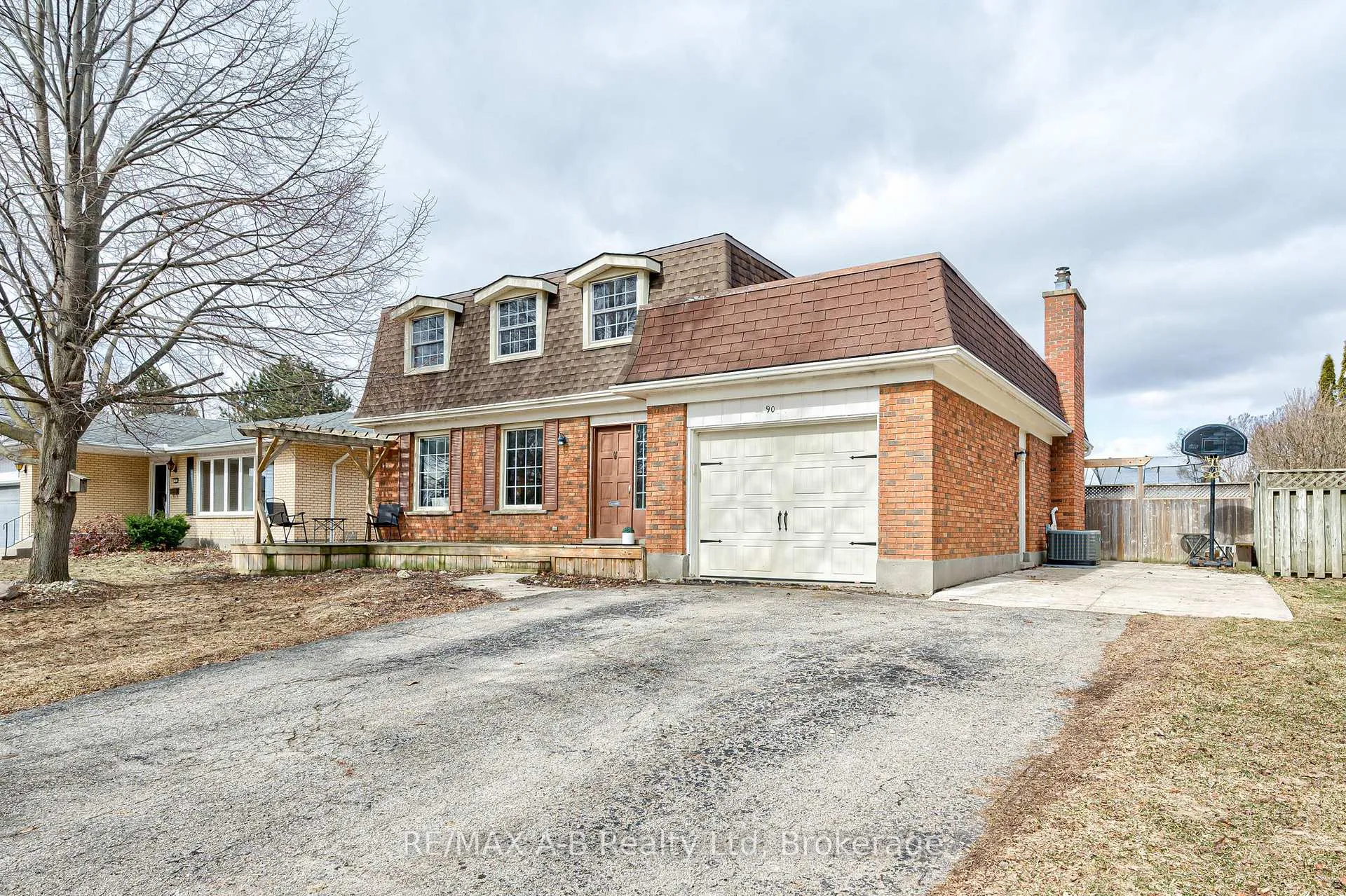 Photo 1 of 90 Windemere Crescent, Stratford — HOMEH