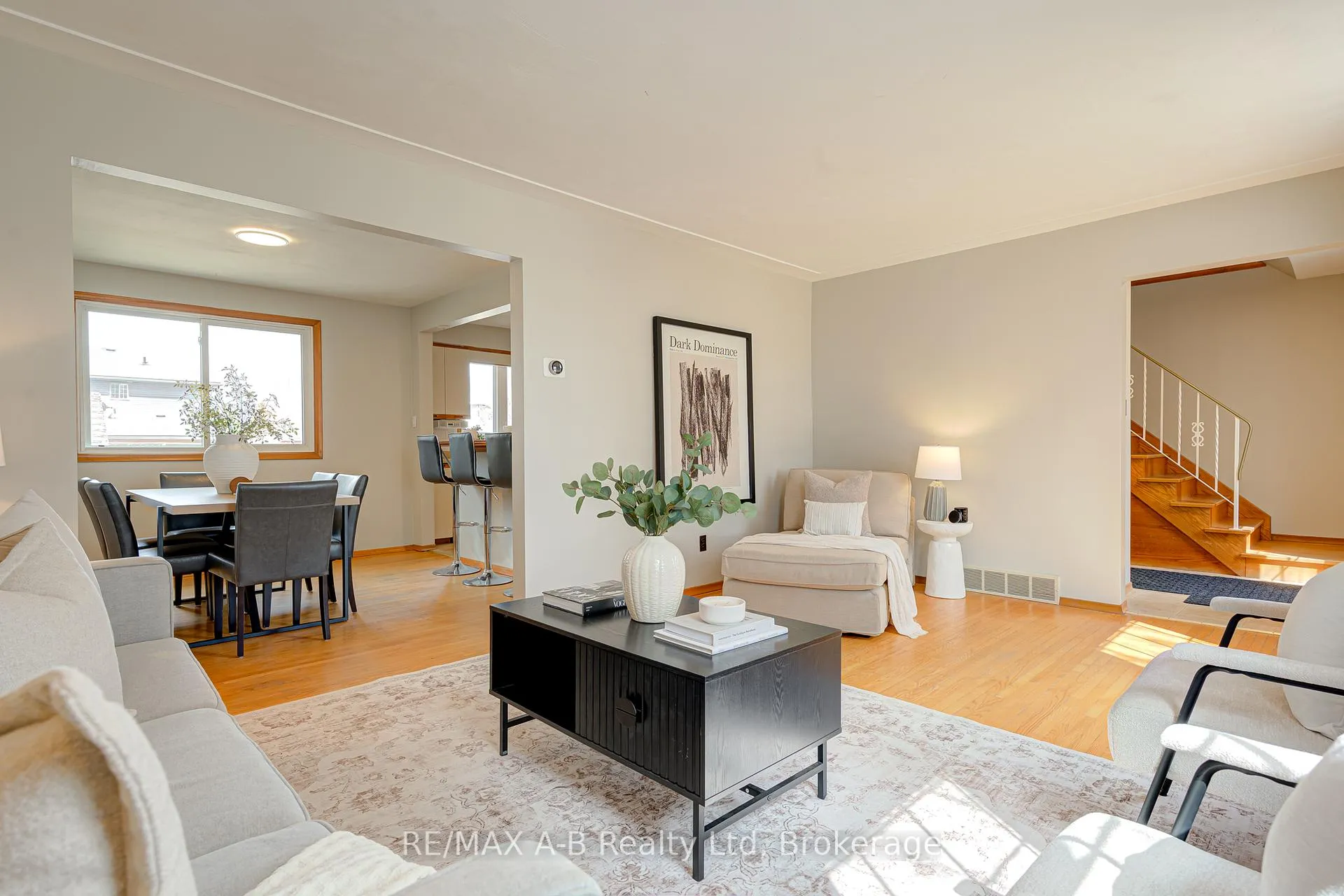 Photo 13 of 90 Windemere Crescent, Stratford — HOMEH