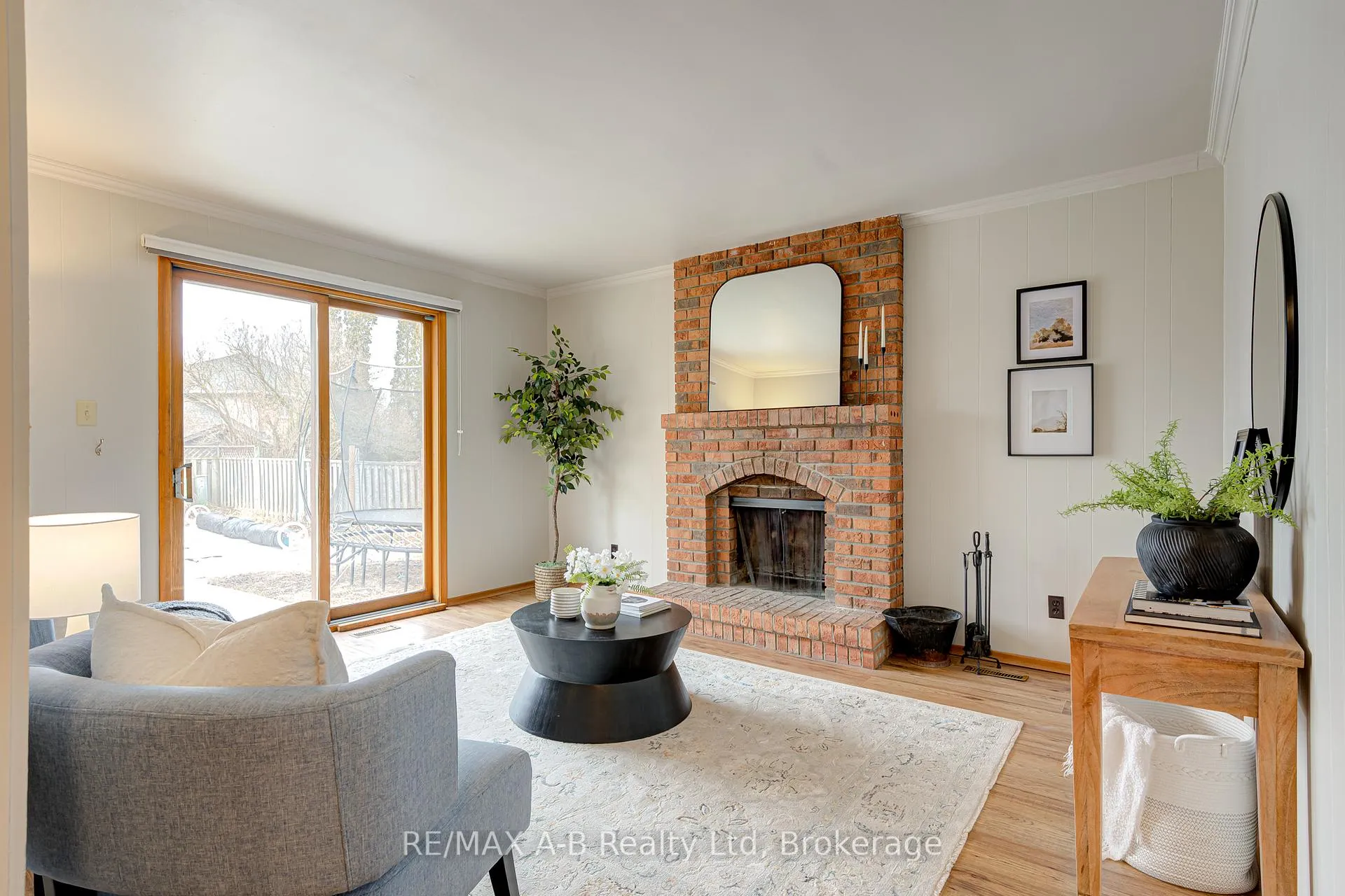 Photo 19 of 90 Windemere Crescent, Stratford — HOMEH