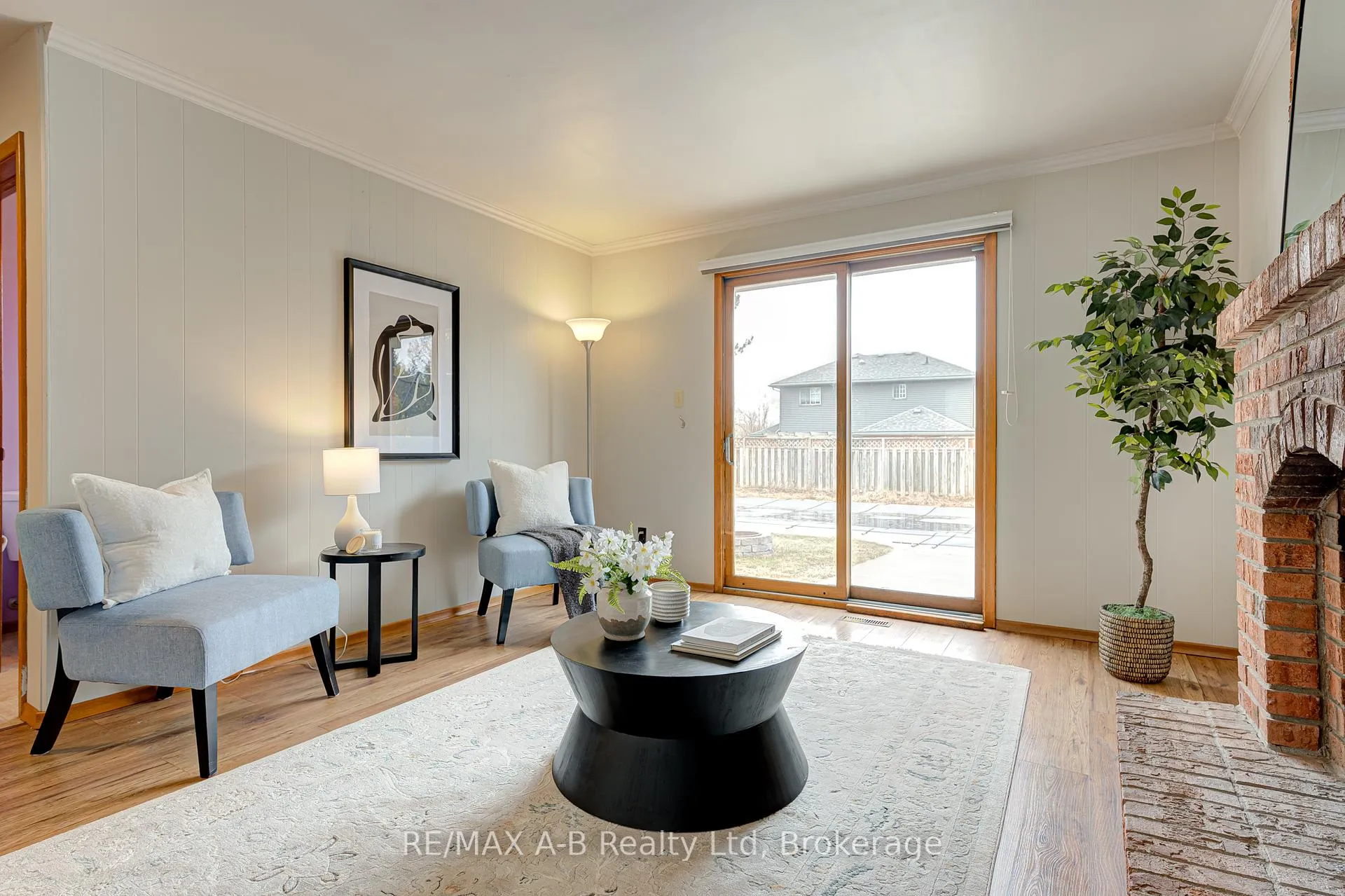 Photo 20 of 90 Windemere Crescent, Stratford — HOMEH