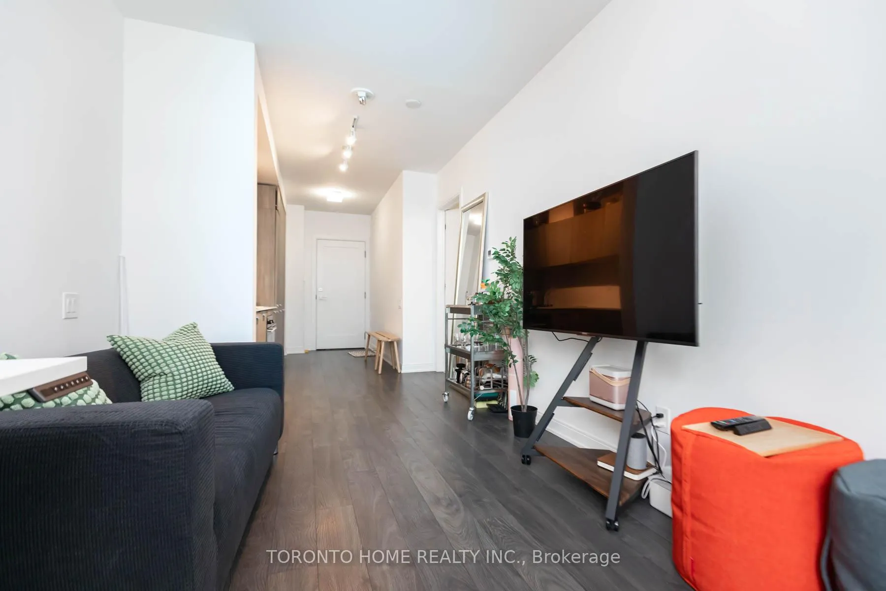 Front of Unit 1108, 50 Charles Street E