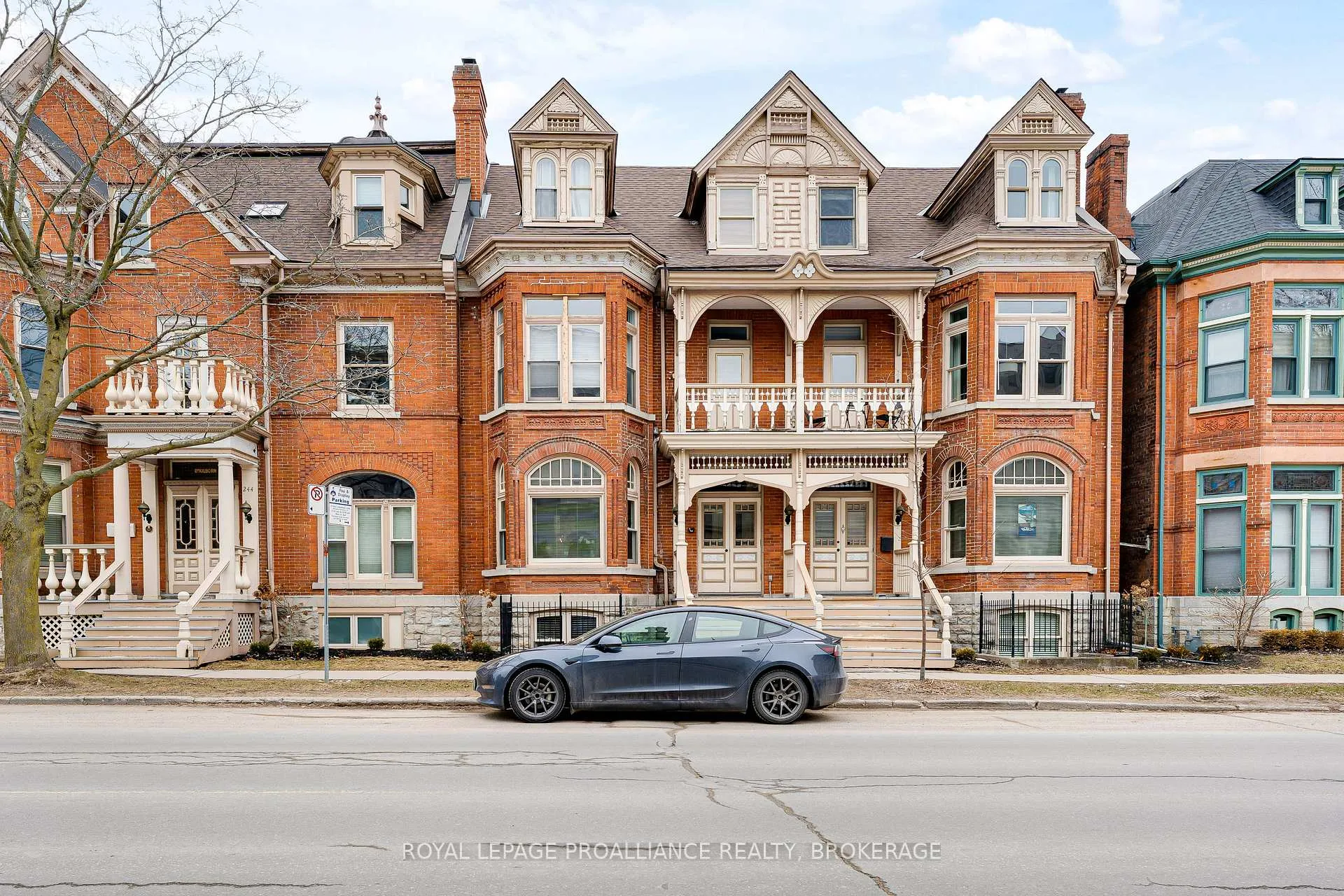 Front of Unit 1, 250 King Street E