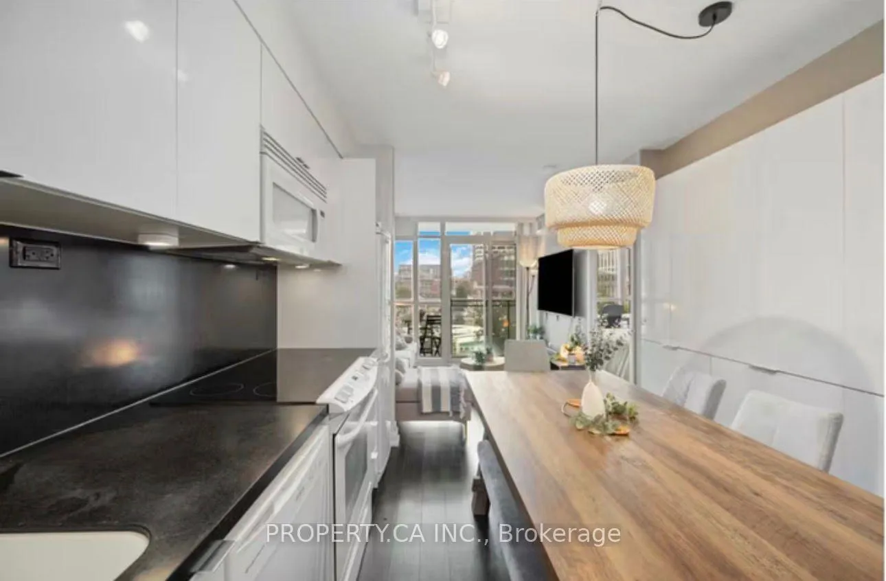 Photo 4 of Unit 341, 15 Iceboat Terrace, Toronto, Waterfront Communities — HOMEH