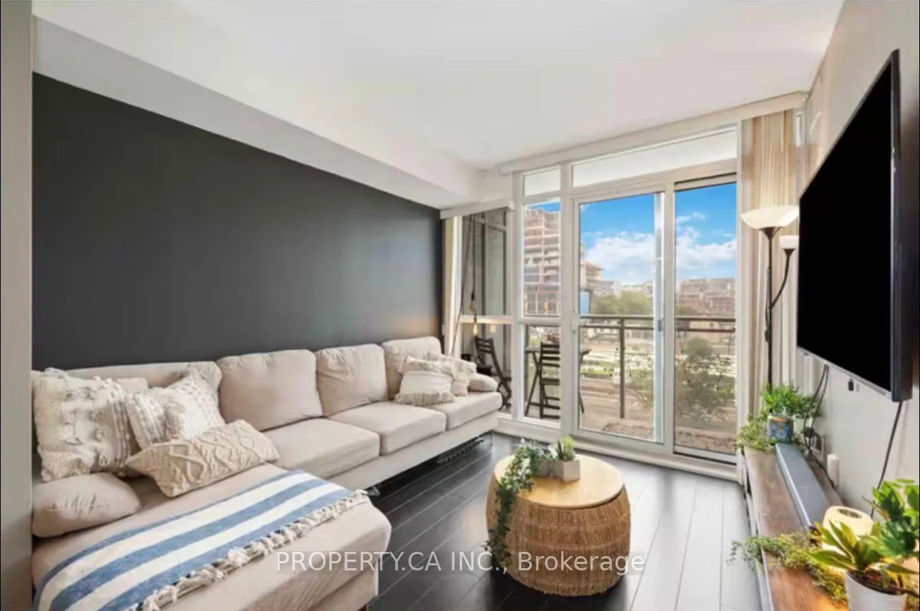 Photo 9 of Unit 341, 15 Iceboat Terrace, Toronto, Waterfront Communities — HOMEH