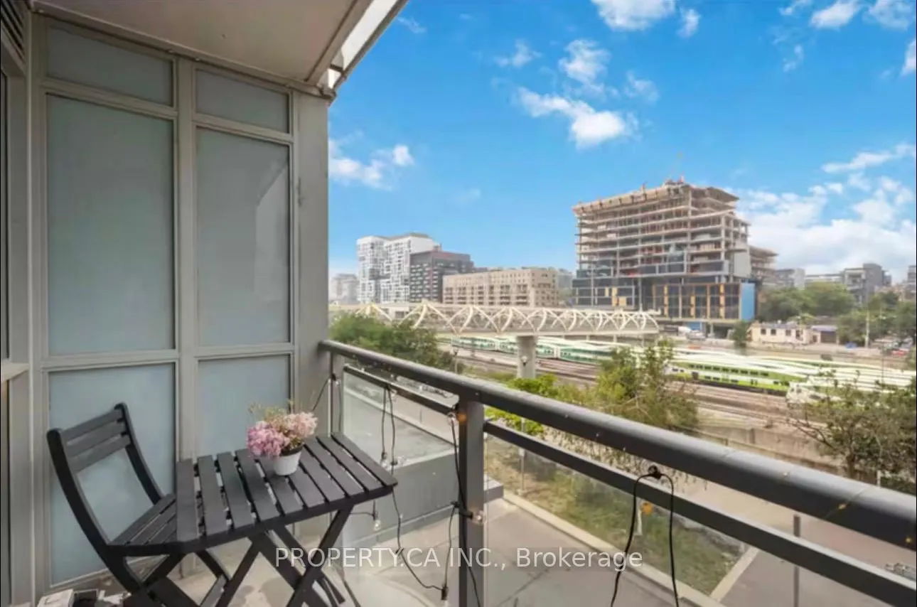 Photo 10 of Unit 341, 15 Iceboat Terrace, Toronto, Waterfront Communities — HOMEH