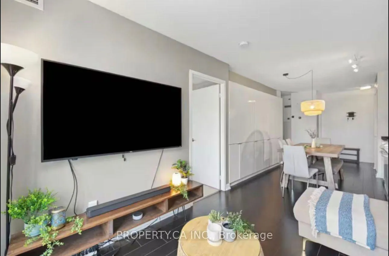 Photo 12 of Unit 341, 15 Iceboat Terrace, Toronto, Waterfront Communities — HOMEH