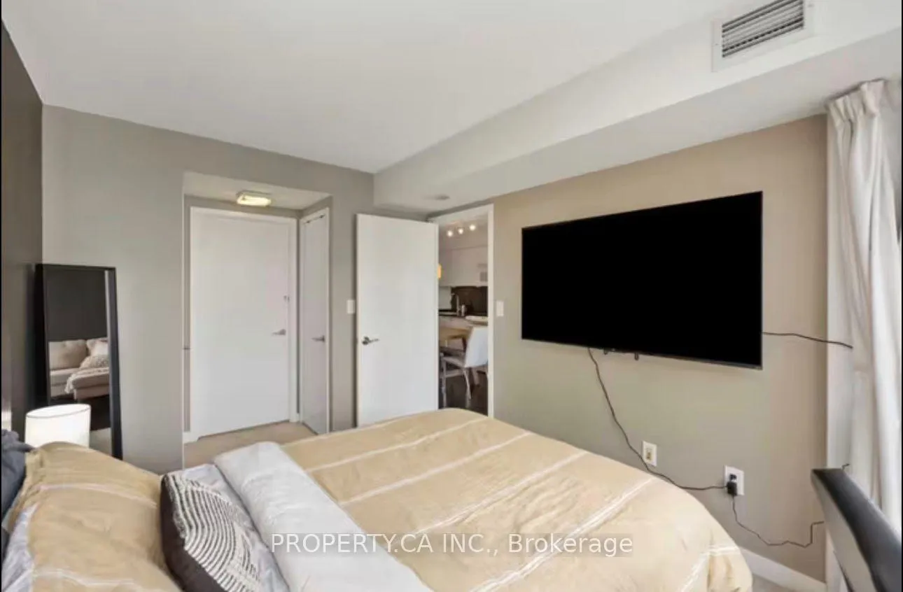 Photo 16 of Unit 341, 15 Iceboat Terrace, Toronto, Waterfront Communities — HOMEH