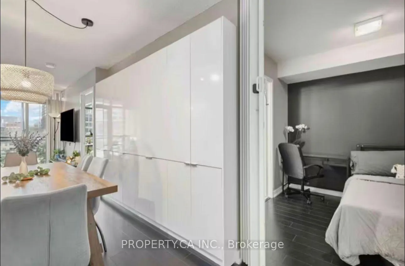 Photo 18 of Unit 341, 15 Iceboat Terrace, Toronto, Waterfront Communities — HOMEH