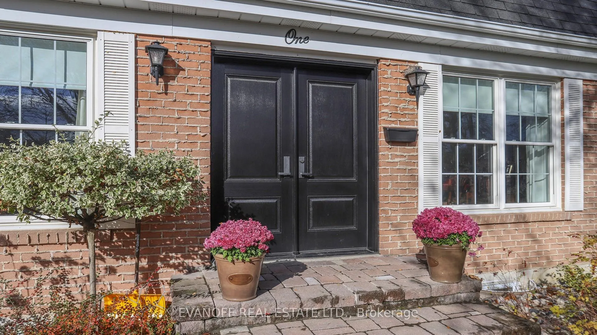 Photo 3 of 1 Sonneck Square, Scarborough, Guildwood — HOMEH