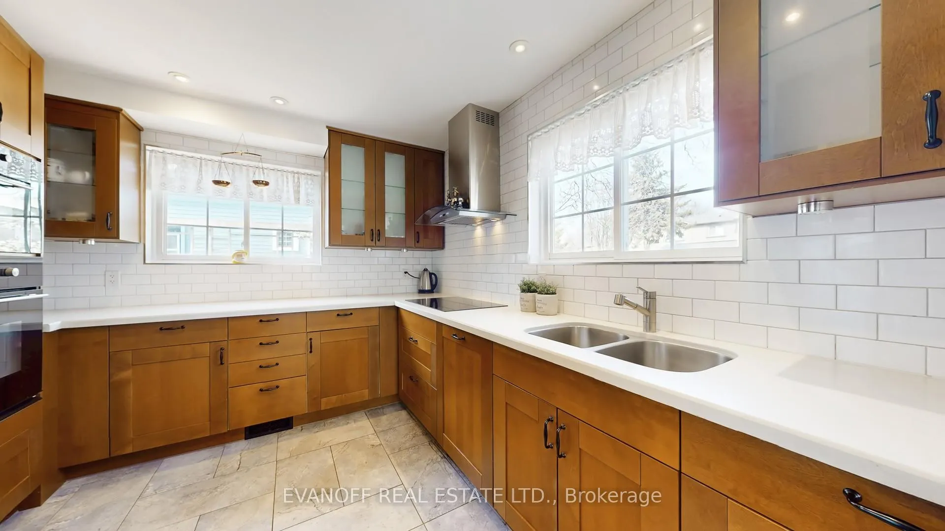 Photo 11 of 1 Sonneck Square, Scarborough, Guildwood — HOMEH
