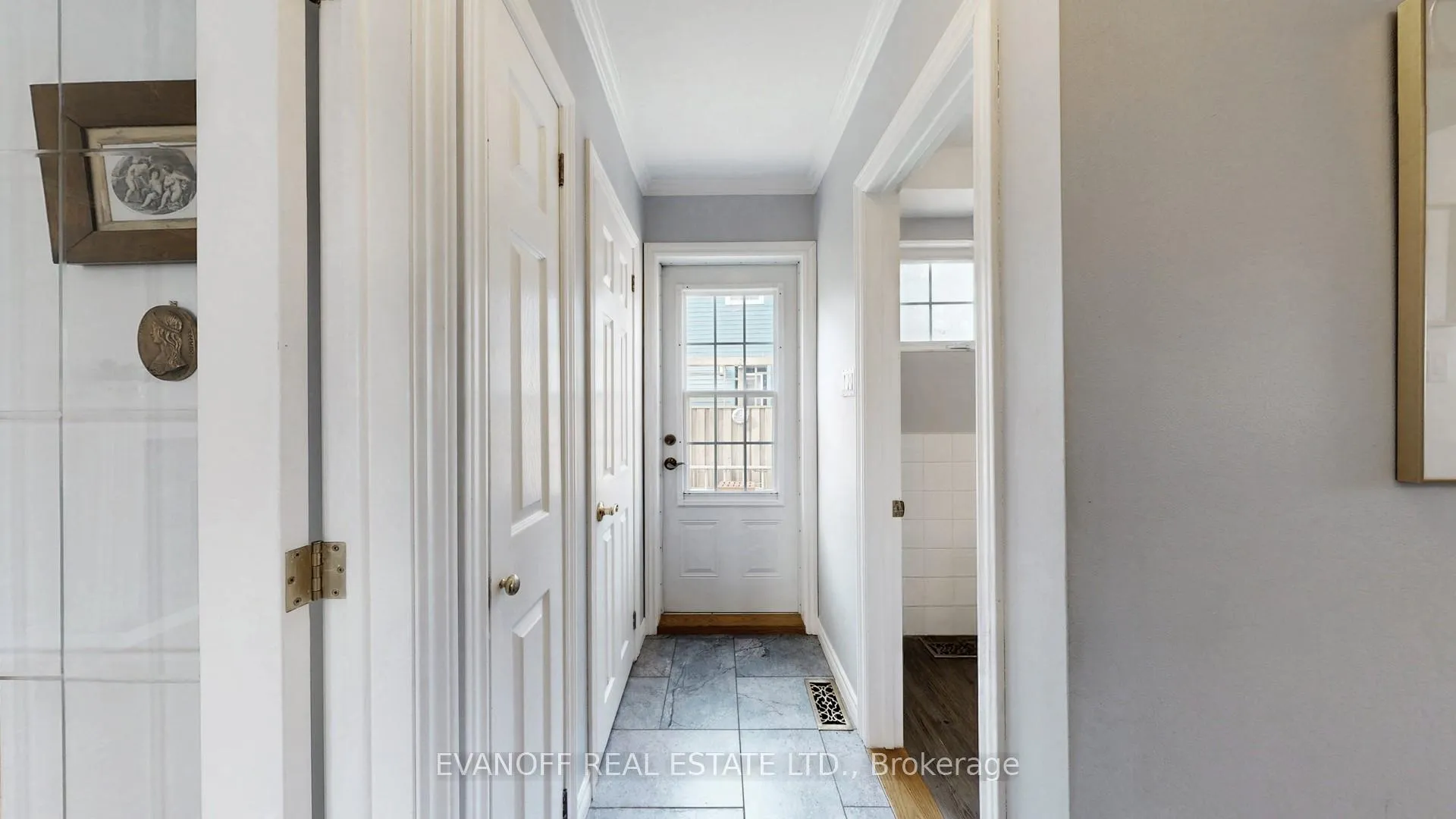 Photo 14 of 1 Sonneck Square, Scarborough, Guildwood — HOMEH