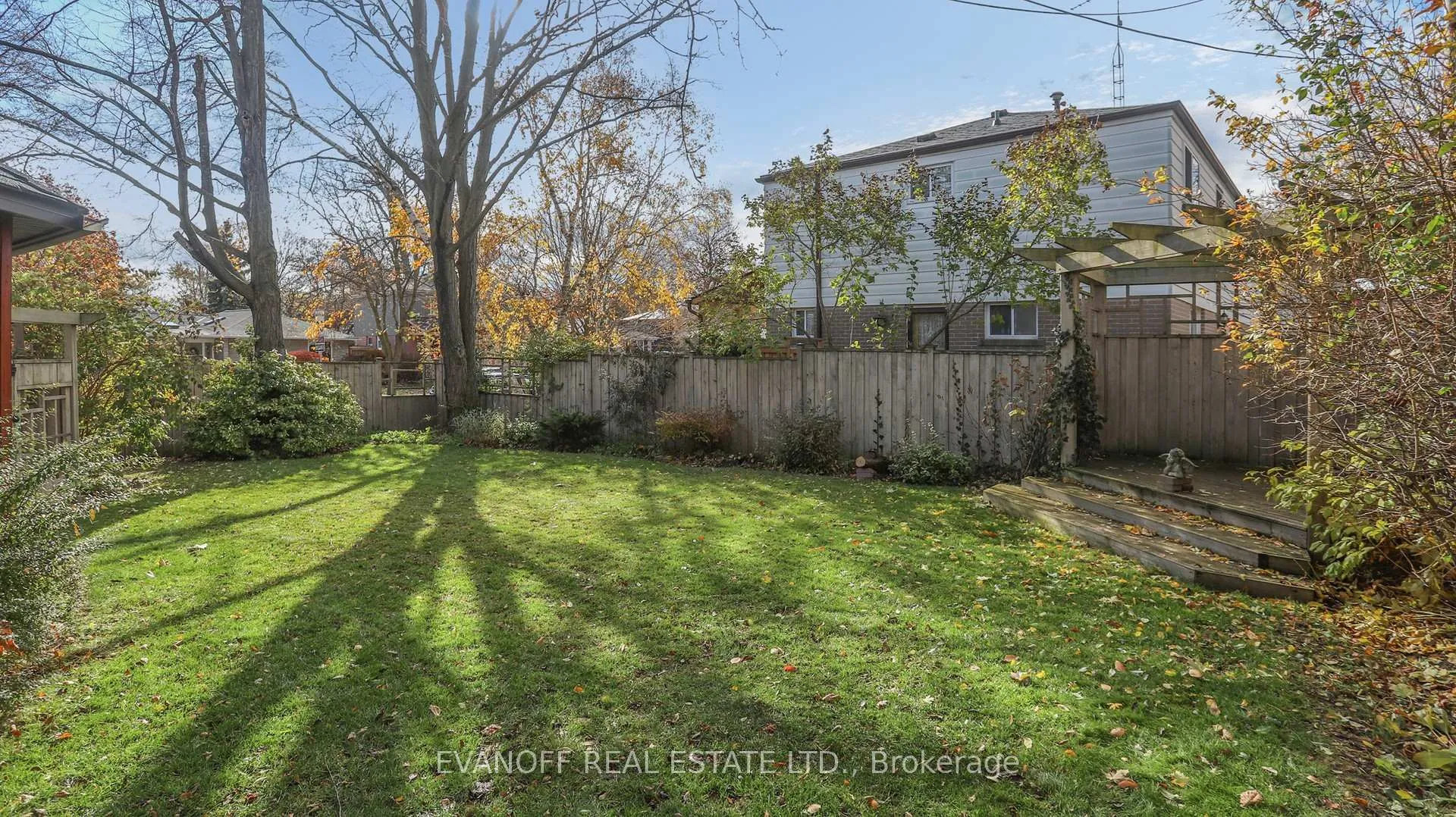 Photo 39 of 1 Sonneck Square, Scarborough, Guildwood — HOMEH