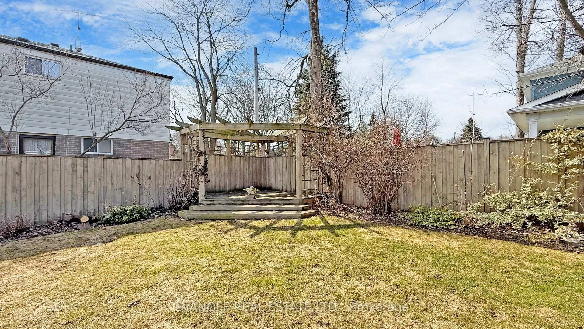 Photo 41 of 1 Sonneck Square, Scarborough, Guildwood — HOMEH