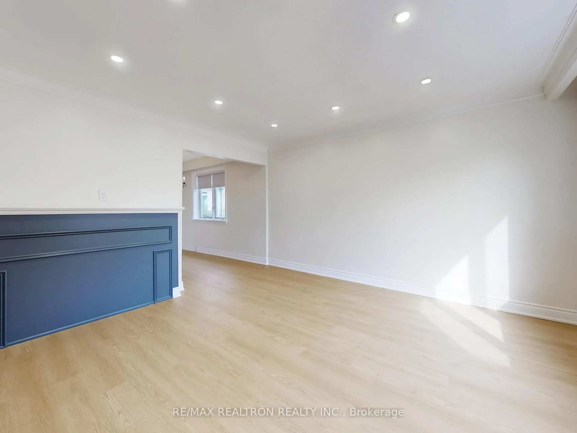 Photo 3 of 24 Hollaman Road, Toronto, Englemount-Lawrence — HOMEH