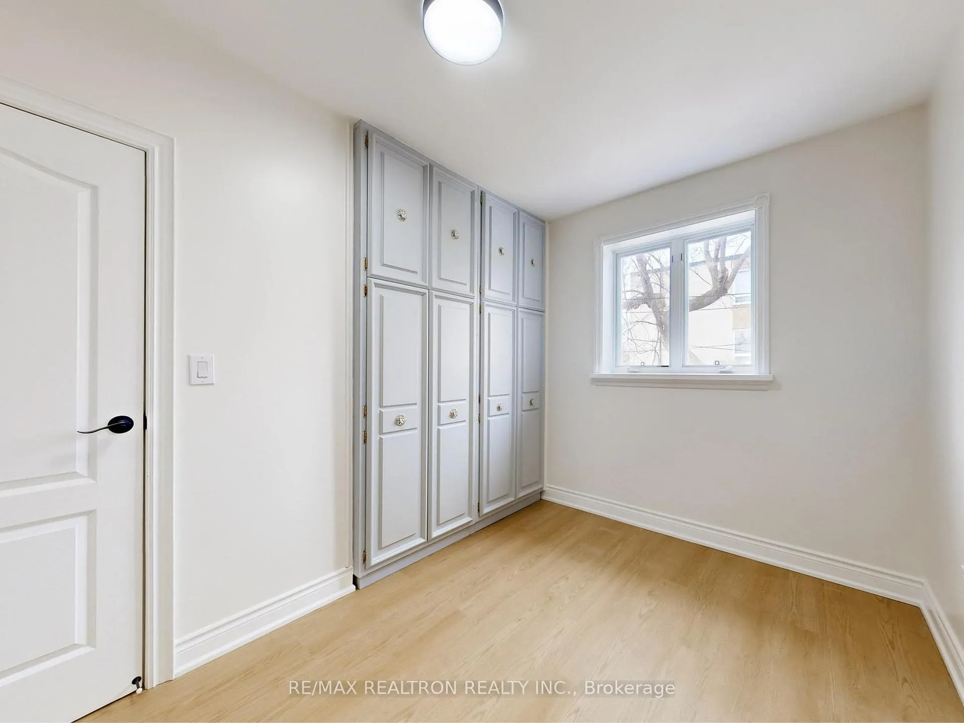 Photo 13 of 24 Hollaman Road, Toronto, Englemount-Lawrence — HOMEH