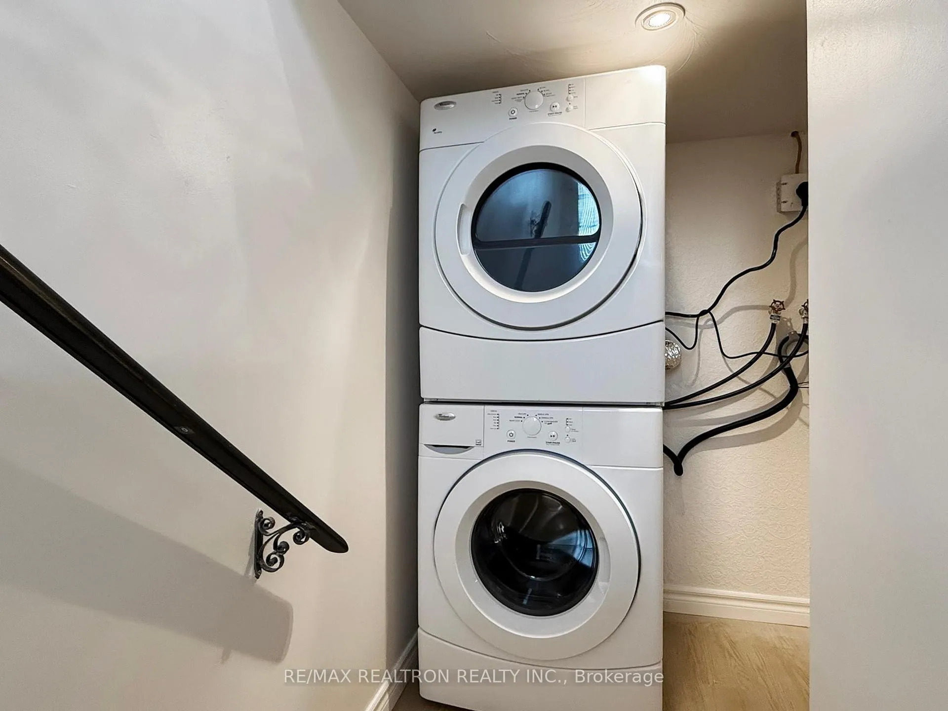 Photo 22 of 24 Hollaman Road, Toronto, Englemount-Lawrence — HOMEH