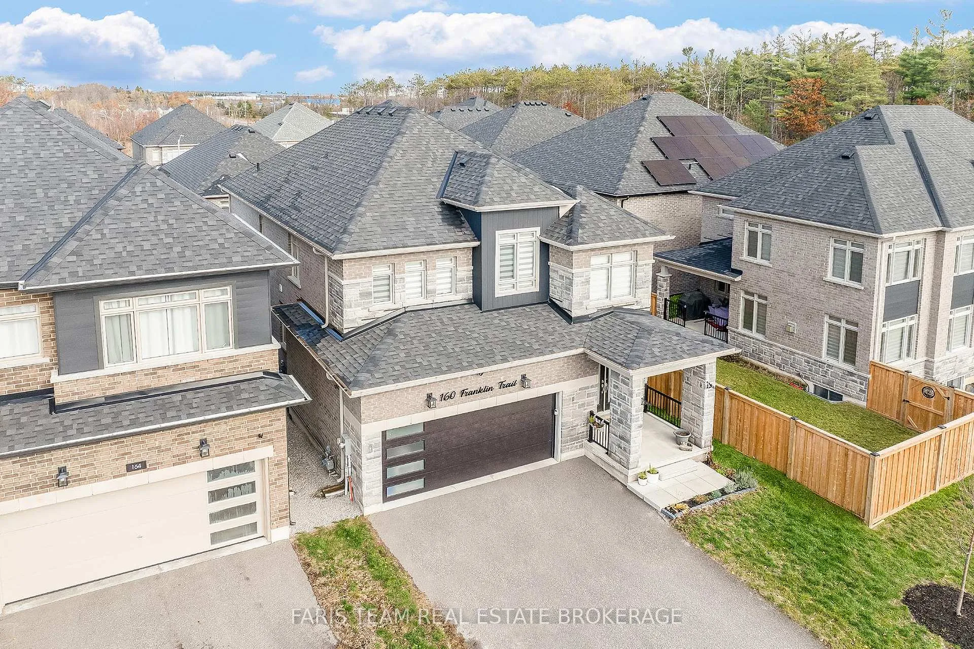 Photo 2 of 160 Franklin Trail, Barrie, Rural Barrie Southwest — HOMEH