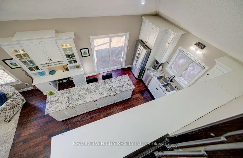 Photo 2 of 640 Heathcliffe Place, Waterloo — HOMEH