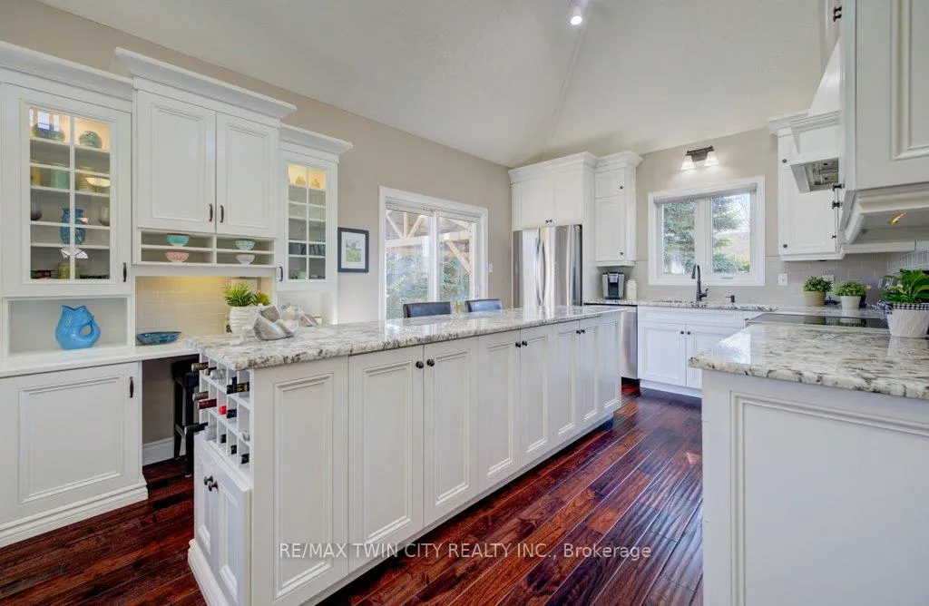 Photo 5 of 640 Heathcliffe Place, Waterloo — HOMEH