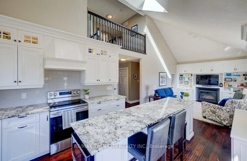 Photo 8 of 640 Heathcliffe Place, Waterloo — HOMEH