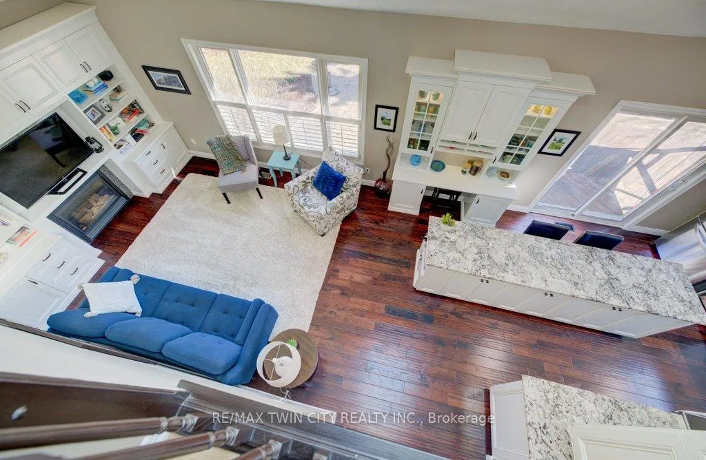 Photo 10 of 640 Heathcliffe Place, Waterloo — HOMEH