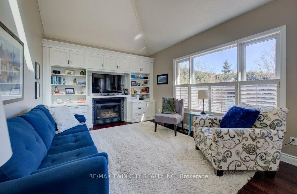 Photo 12 of 640 Heathcliffe Place, Waterloo — HOMEH
