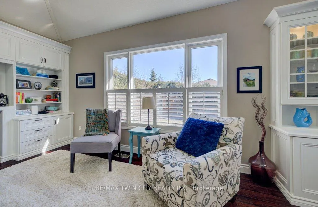 Photo 13 of 640 Heathcliffe Place, Waterloo — HOMEH
