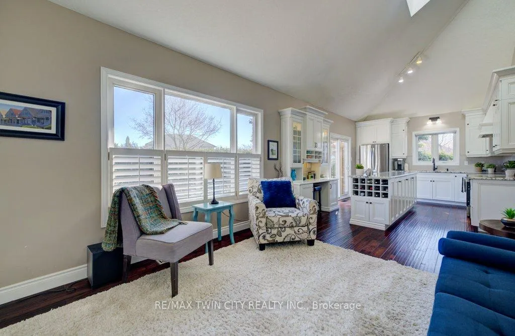 Photo 14 of 640 Heathcliffe Place, Waterloo — HOMEH