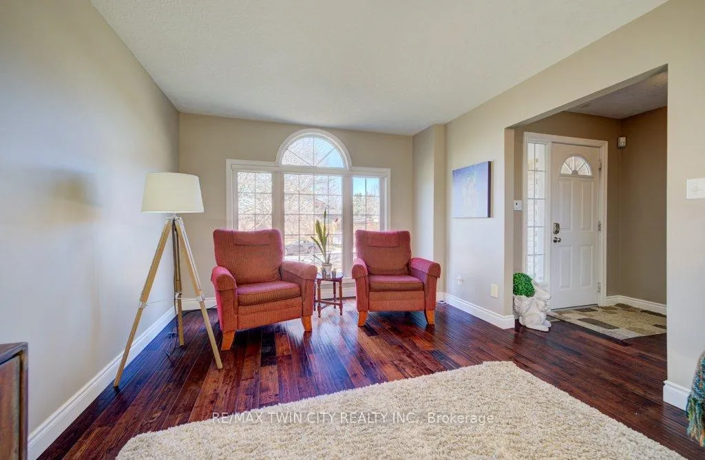Photo 16 of 640 Heathcliffe Place, Waterloo — HOMEH