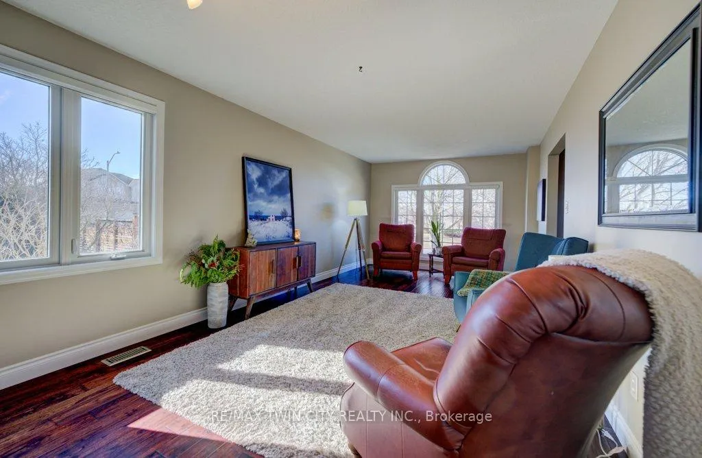 Photo 17 of 640 Heathcliffe Place, Waterloo — HOMEH