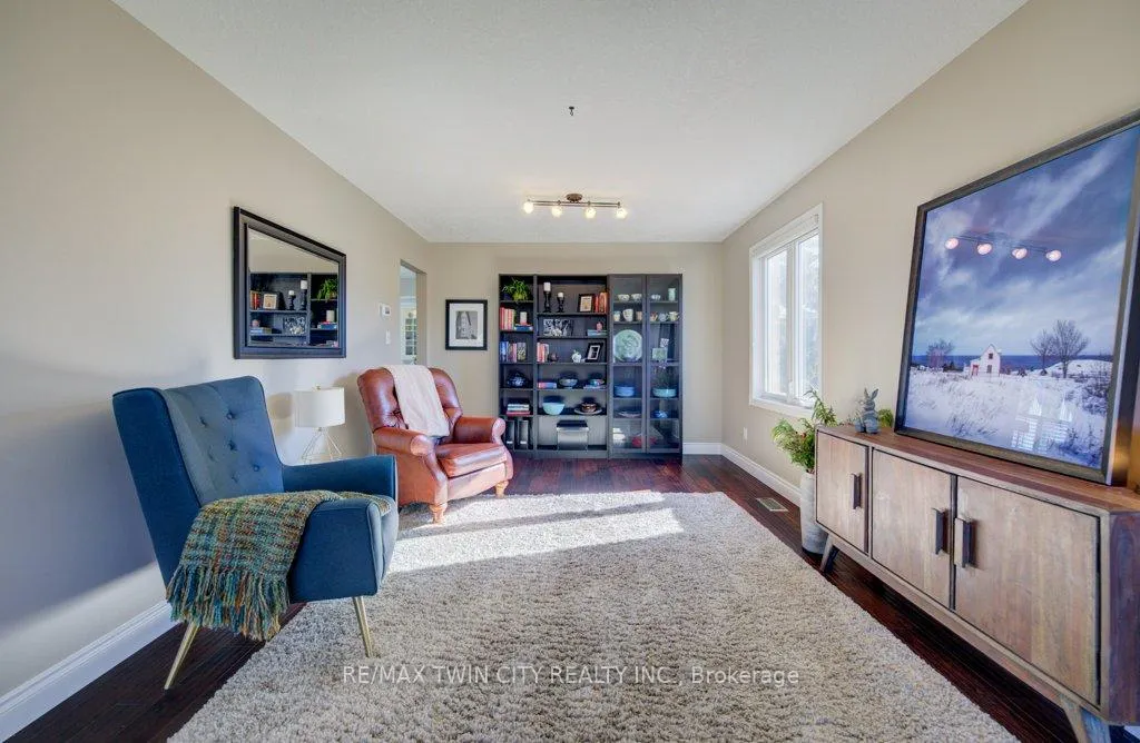 Photo 18 of 640 Heathcliffe Place, Waterloo — HOMEH