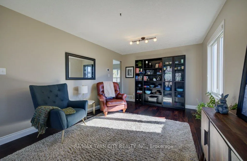 Photo 19 of 640 Heathcliffe Place, Waterloo — HOMEH