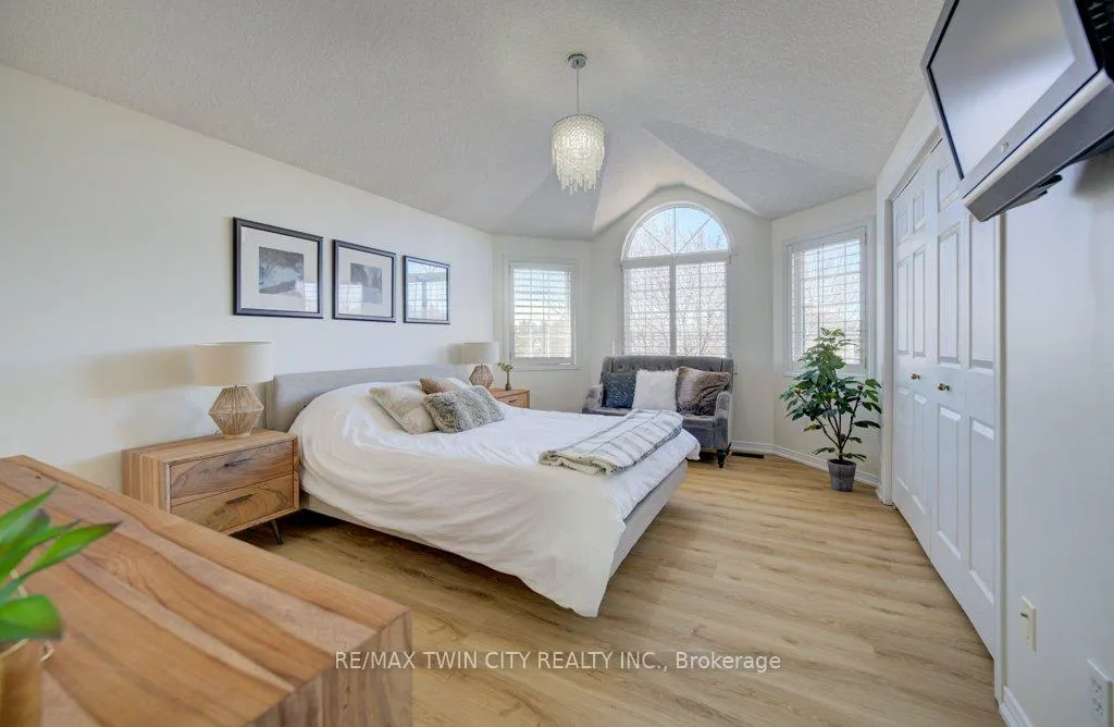 Photo 20 of 640 Heathcliffe Place, Waterloo — HOMEH