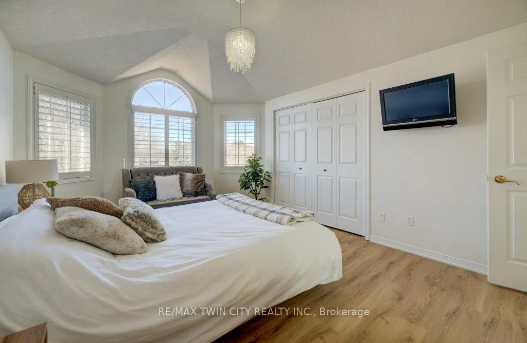 Photo 21 of 640 Heathcliffe Place, Waterloo — HOMEH