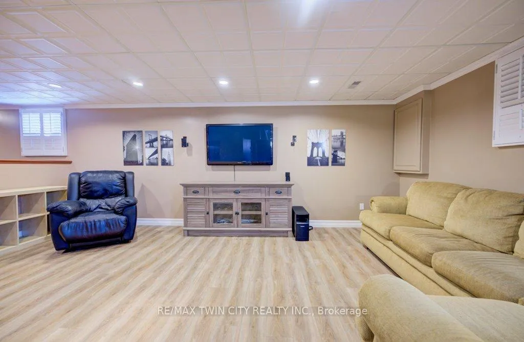 Photo 27 of 640 Heathcliffe Place, Waterloo — HOMEH