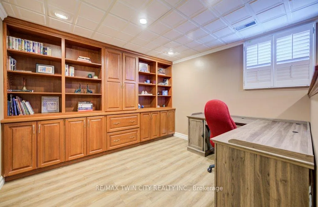 Photo 30 of 640 Heathcliffe Place, Waterloo — HOMEH