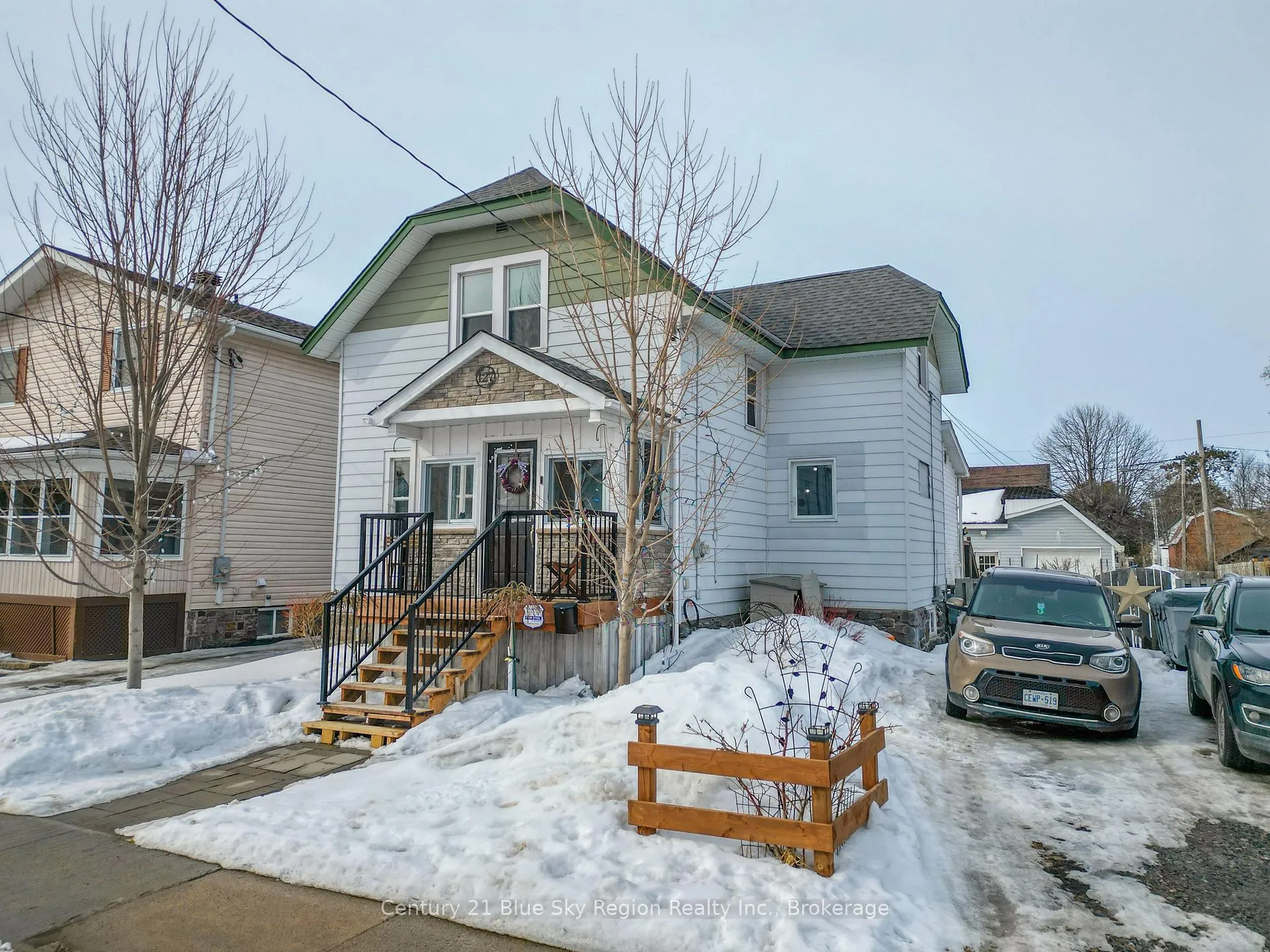 Photo 2 of 127 Fifth Avenue E, North Bay, Central — HOMEH