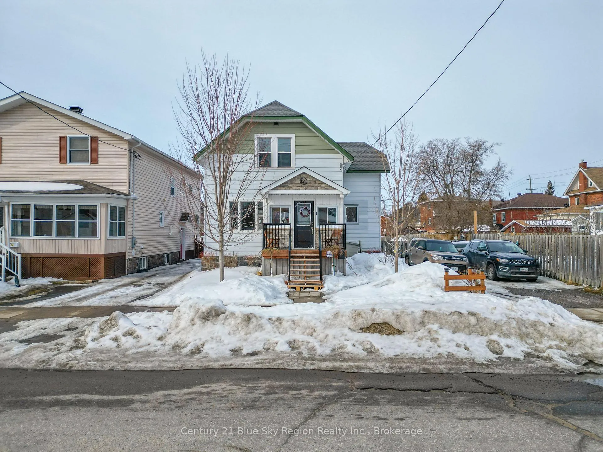 Photo 3 of 127 Fifth Avenue E, North Bay, Central — HOMEH