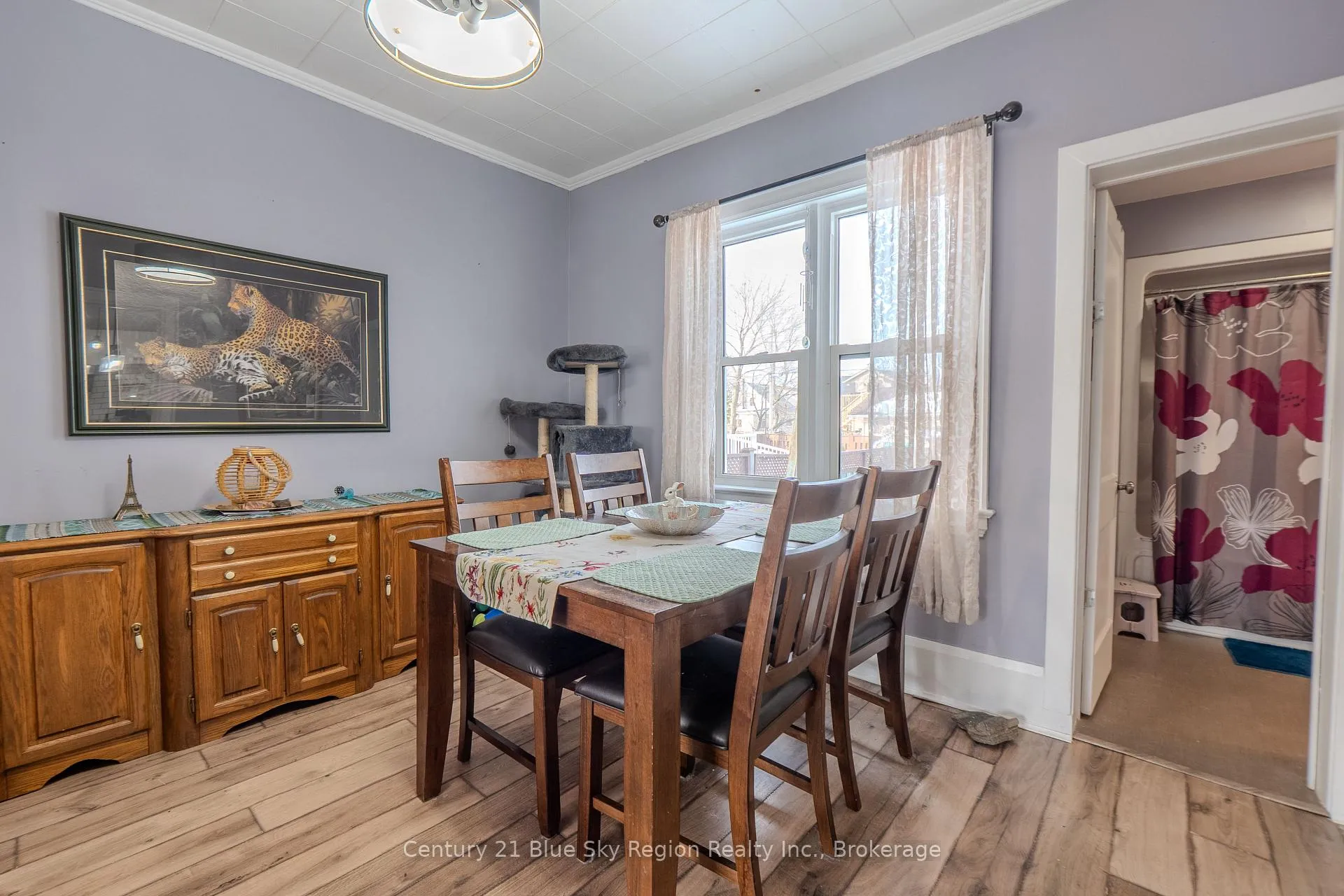 Photo 10 of 127 Fifth Avenue E, North Bay, Central — HOMEH